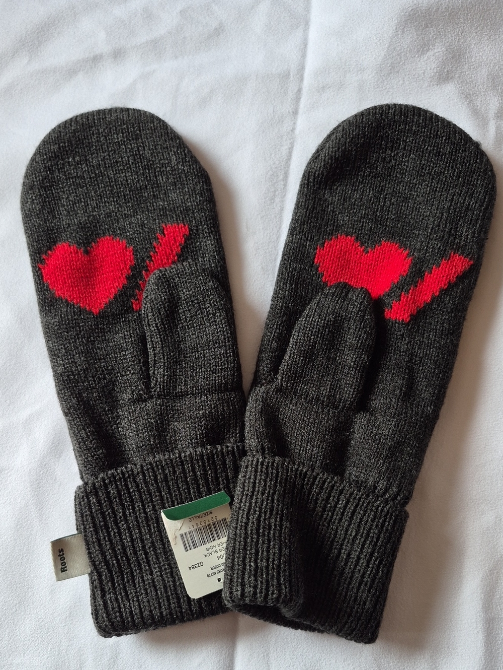 Roots Heart and Stroke Knit Mitts Charcoal Grey One Size NWT